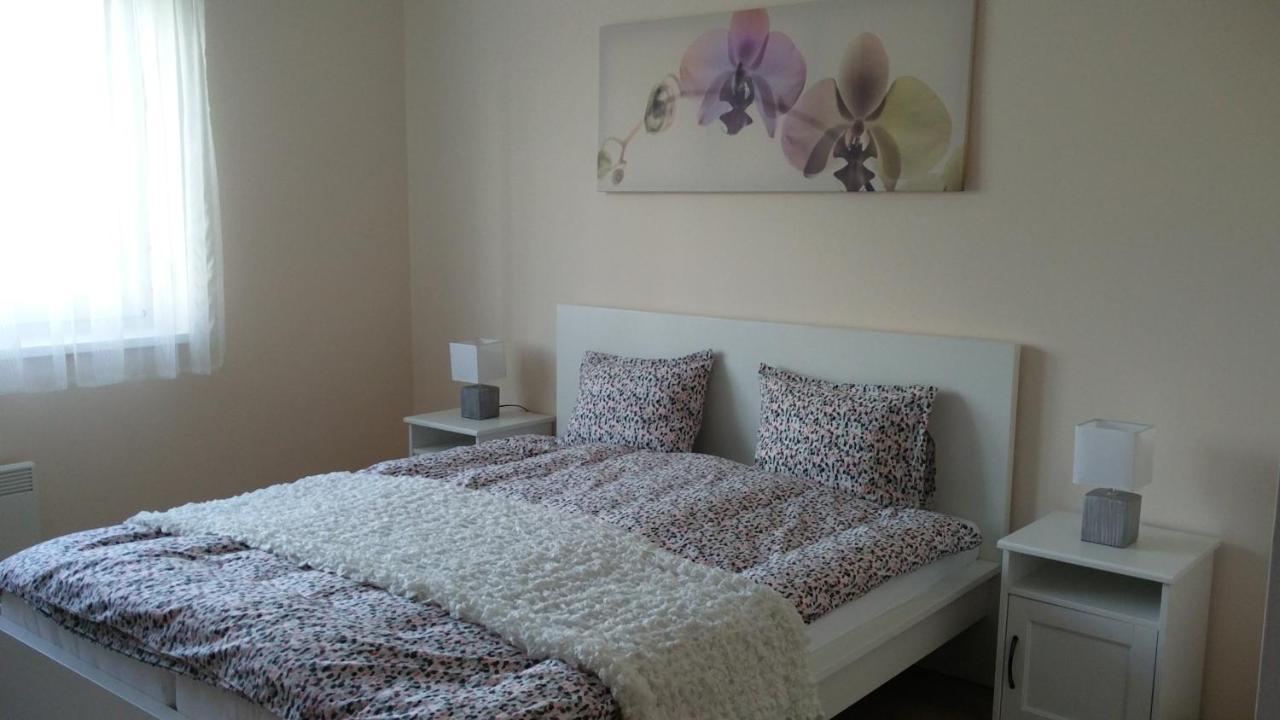 River Side Apartman คาลอชชา ภายนอก รูปภาพ